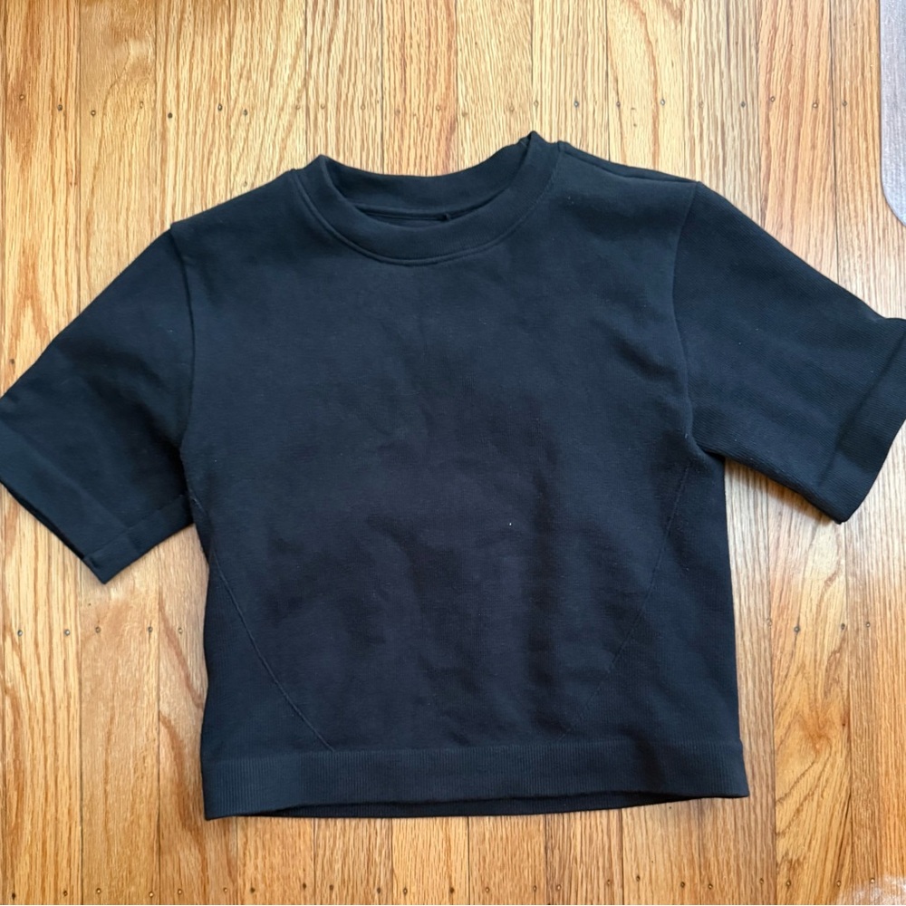 Everlane size M/L Woman black crop top